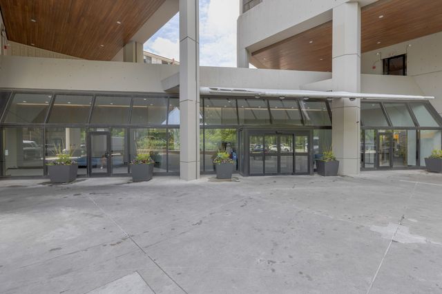 345 W Fullerton Parkway 1001, Chicago, IL 60614