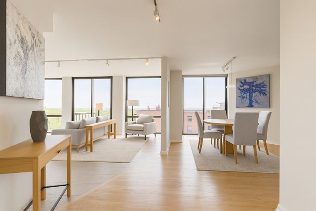 345 W Fullerton Parkway 1001, Chicago, IL 60614