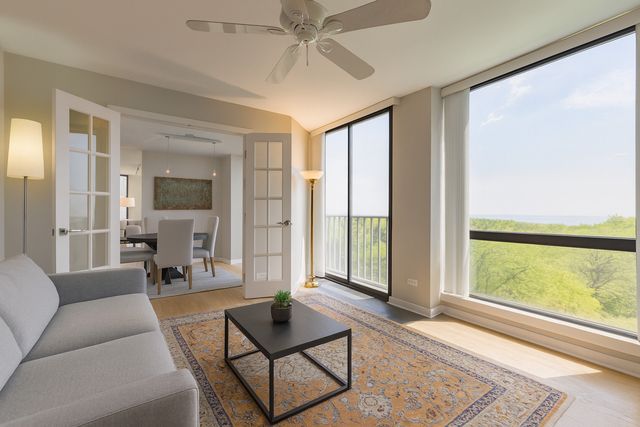 345 W Fullerton Parkway 1001, Chicago, IL 60614