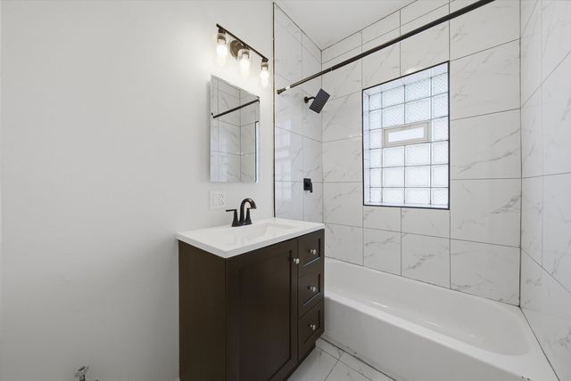 4957 W Superior Street 2, Chicago, IL 60644