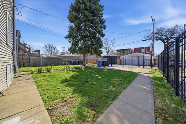 4957 W Superior Street 2, Chicago, IL 60644