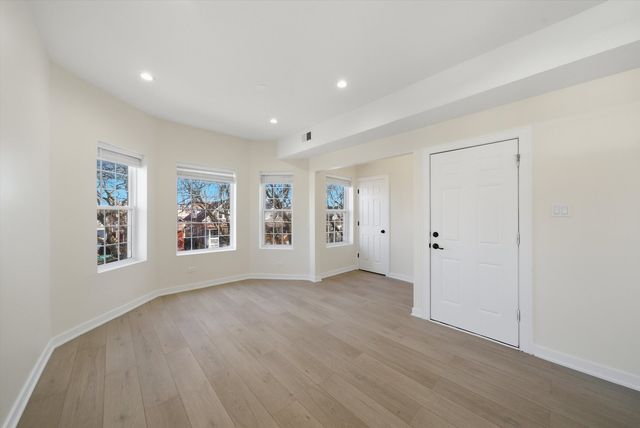 4957 W Superior Street 2, Chicago, IL 60644