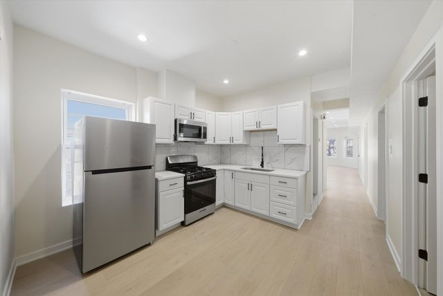 4957 W Superior Street 2, Chicago, IL 60644