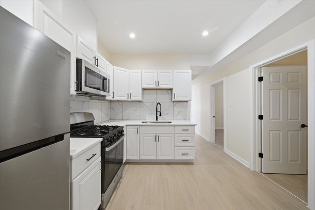 4957 W Superior Street 2, Chicago, IL 60644