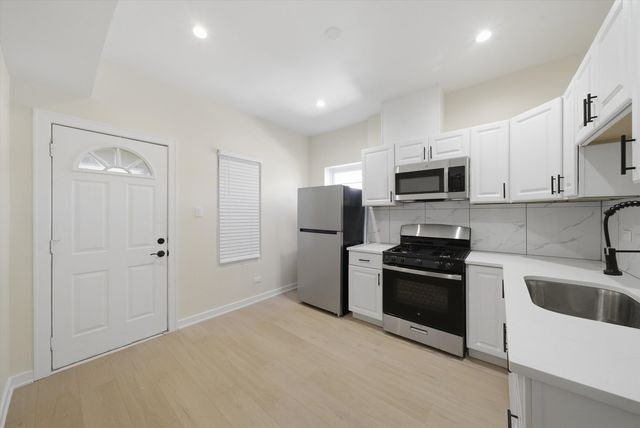 4957 W Superior Street 2, Chicago, IL 60644