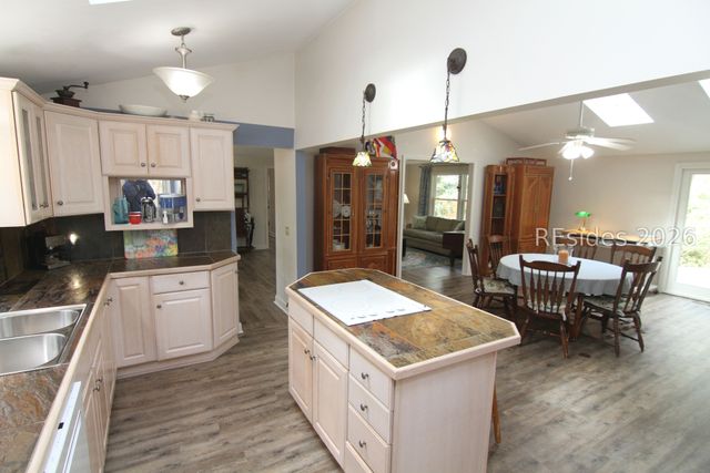 20 Grande Oaks Dr, Bluffton, SC 29910