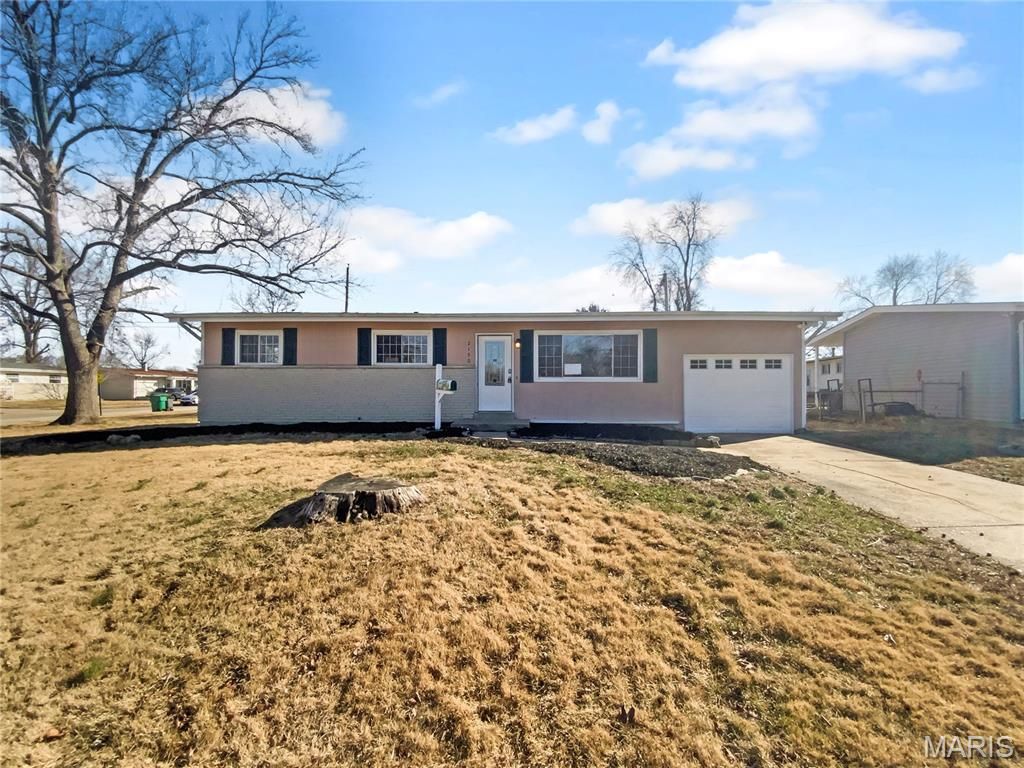 2190 Love Lane, Florissant, MO 63031