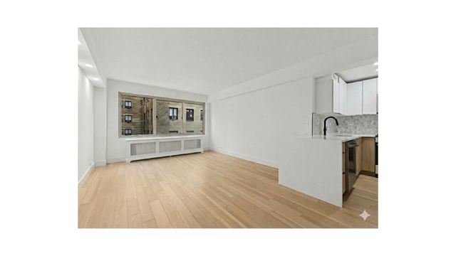 225 E 46th St Apt 5A, New York City, NY 10017