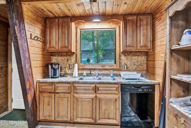 10832 Carmichael Rd, Knoxville, TN 37932