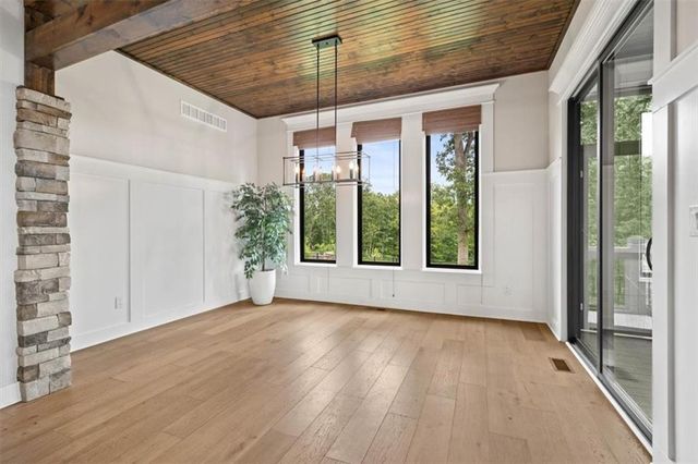 105 NW Ambersham Drive, Lee's Summit, MO 64081