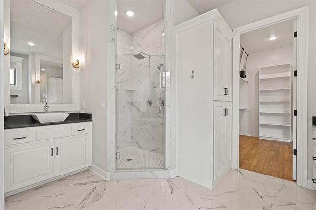 105 NW Ambersham Drive, Lee's Summit, MO 64081