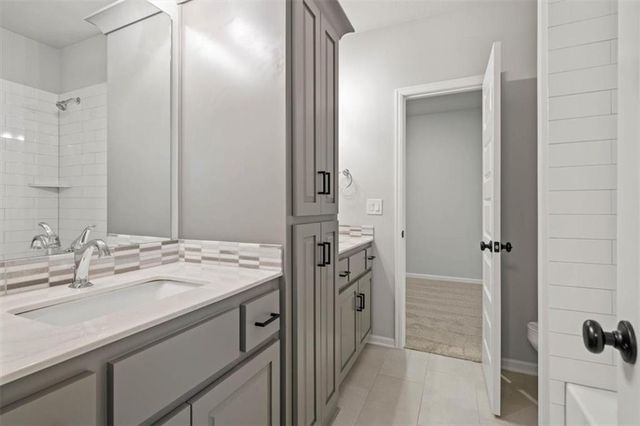 105 NW Ambersham Drive, Lee's Summit, MO 64081