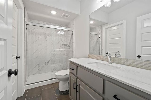 105 NW Ambersham Drive, Lee's Summit, MO 64081