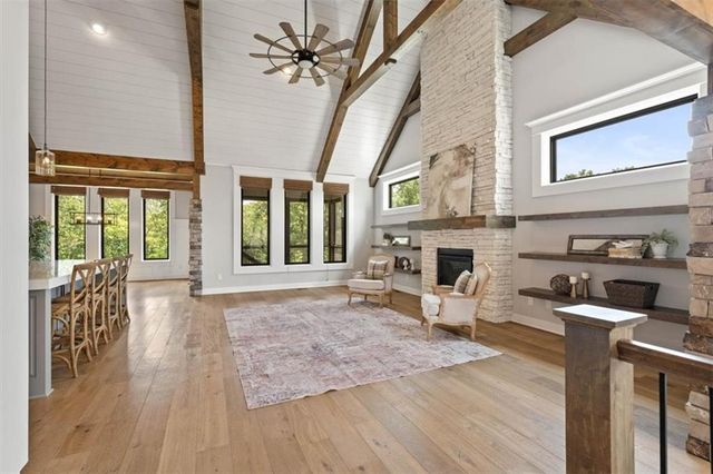 105 NW Ambersham Drive, Lee's Summit, MO 64081