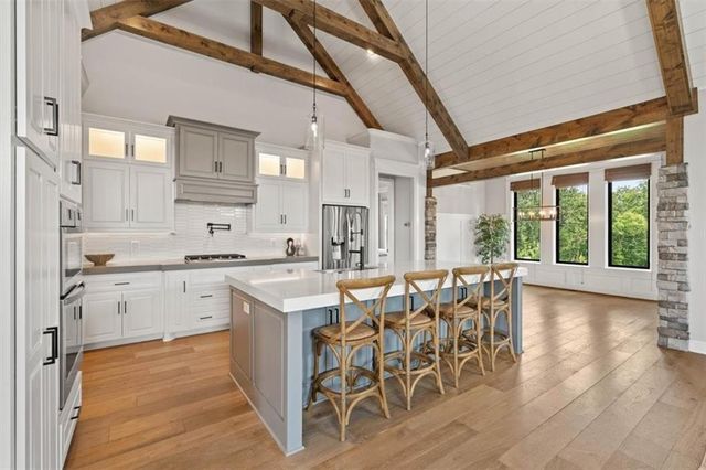 105 NW Ambersham Drive, Lee's Summit, MO 64081