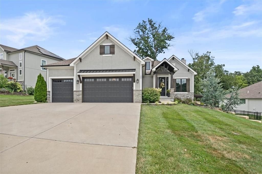 105 NW Ambersham Drive, Lee's Summit, MO 64081