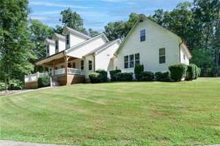 211 W Oakcrest Drive, Epworth, GA 30541