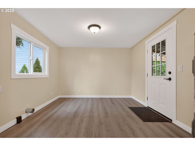 9403 Ne GERTZ Ct, Portland, OR 97211