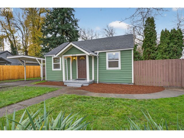 9403 Ne GERTZ Ct, Portland, OR 97211