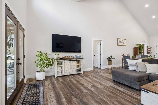 4134 Algie Sewell Rd, Columbia, TN 38401