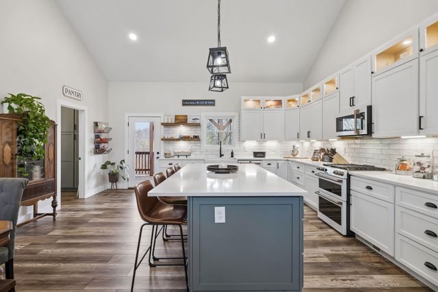 4134 Algie Sewell Rd, Columbia, TN 38401