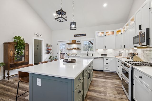 4134 Algie Sewell Rd, Columbia, TN 38401