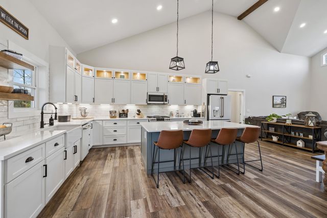 4134 Algie Sewell Rd, Columbia, TN 38401