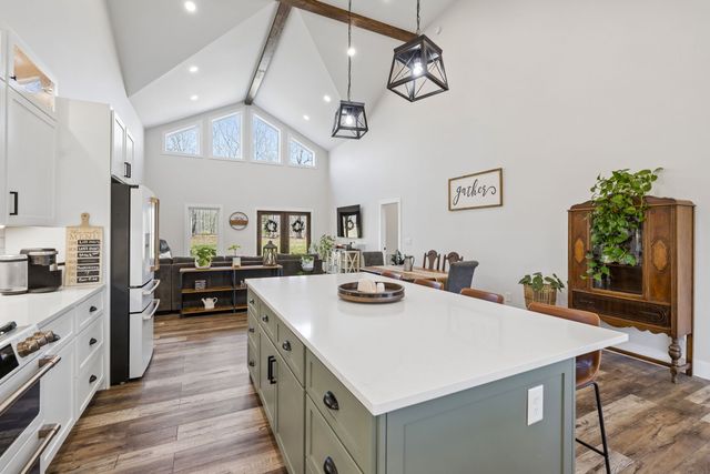 4134 Algie Sewell Rd, Columbia, TN 38401