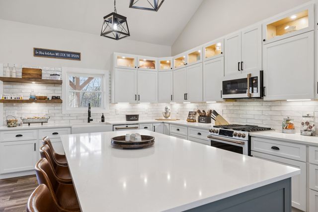 4134 Algie Sewell Rd, Columbia, TN 38401