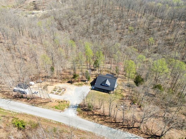4134 Algie Sewell Rd, Columbia, TN 38401