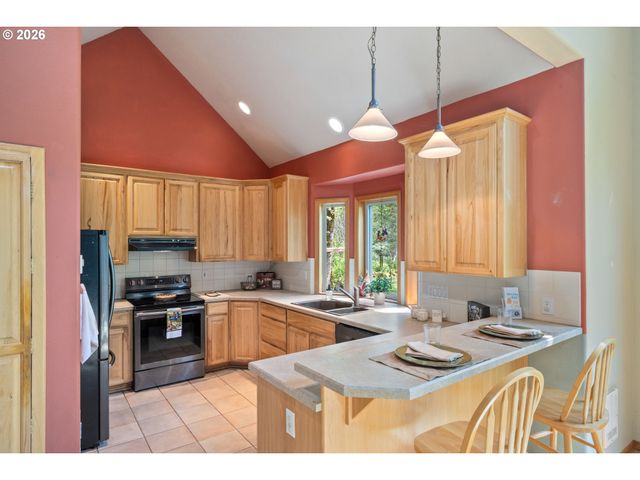 18055 ELK MEADOWS Ln, Tillamook, OR 97141