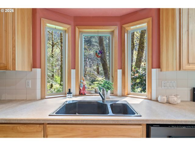 18055 ELK MEADOWS Ln, Tillamook, OR 97141
