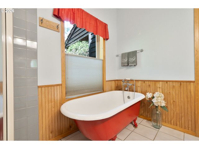 18055 ELK MEADOWS Ln, Tillamook, OR 97141