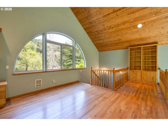 18055 ELK MEADOWS Ln, Tillamook, OR 97141