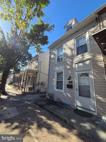 574 BATH ST, Bristol, PA 19007