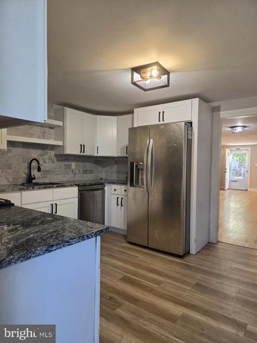 574 BATH ST, Bristol, PA 19007
