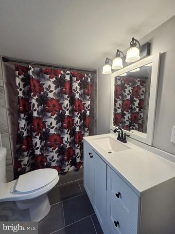 574 BATH ST, Bristol, PA 19007