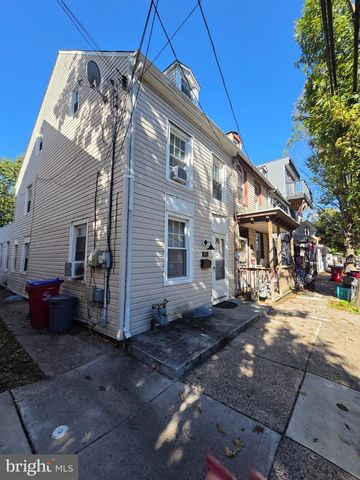 574 BATH ST, Bristol, PA 19007