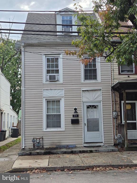 574 BATH ST, Bristol, PA 19007