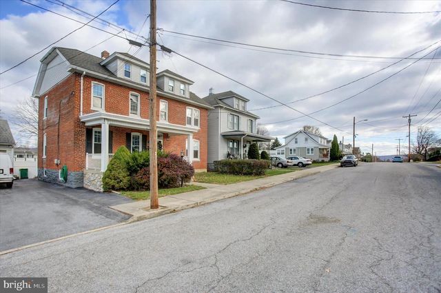 418 W SIXTH STREET, Waynesboro, PA 17268