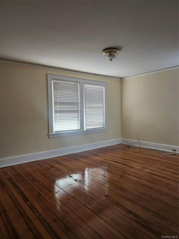 647 S 6th Avenue S 2, Mount Vernon, NY 10550