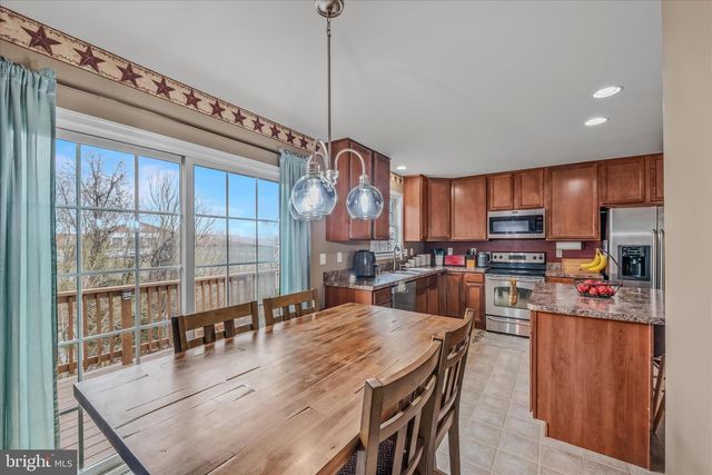 56 TEAGUE LN, Martinsburg, WV 25404