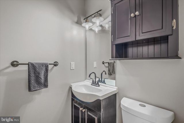 56 TEAGUE LN, Martinsburg, WV 25404