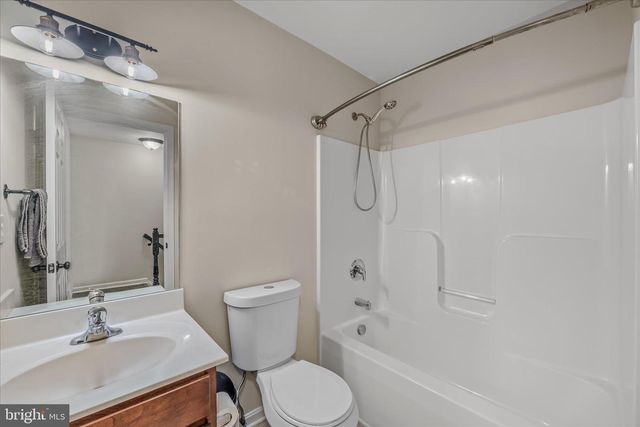 56 TEAGUE LN, Martinsburg, WV 25404