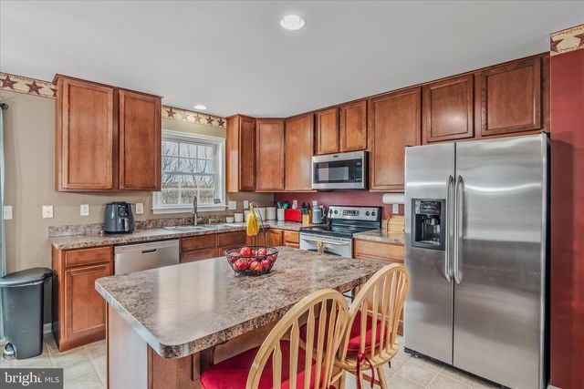 56 TEAGUE LN, Martinsburg, WV 25404