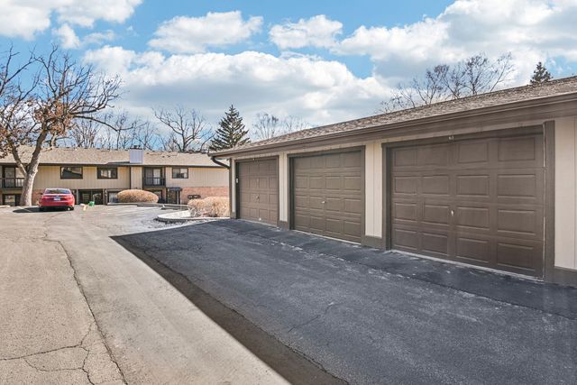 67 Woodhills Bay Road, Fox Lake, IL 60020