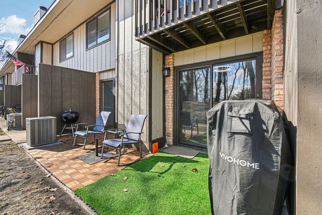 67 Woodhills Bay Road, Fox Lake, IL 60020