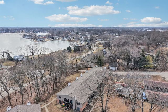 67 Woodhills Bay Road, Fox Lake, IL 60020