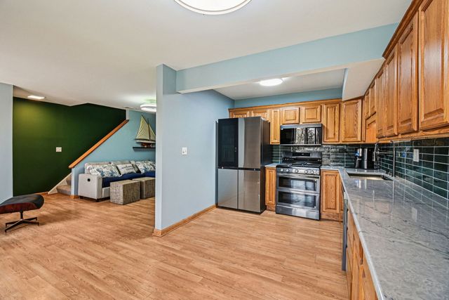 67 Woodhills Bay Road, Fox Lake, IL 60020