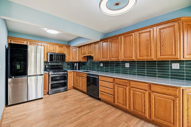 67 Woodhills Bay Road, Fox Lake, IL 60020